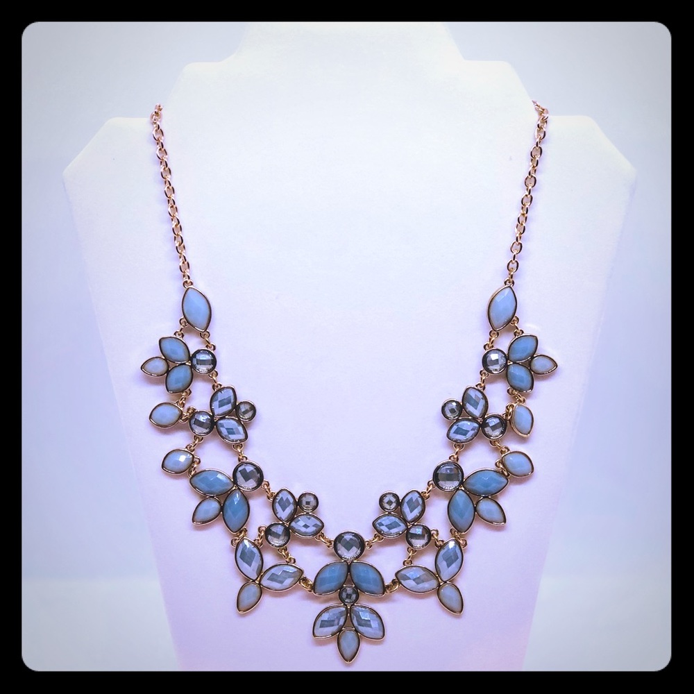 ✨HOST PICK ✨ Francesca's Statement Necklace